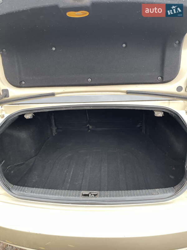 Седан Kia Magentis 2008 в Тальном