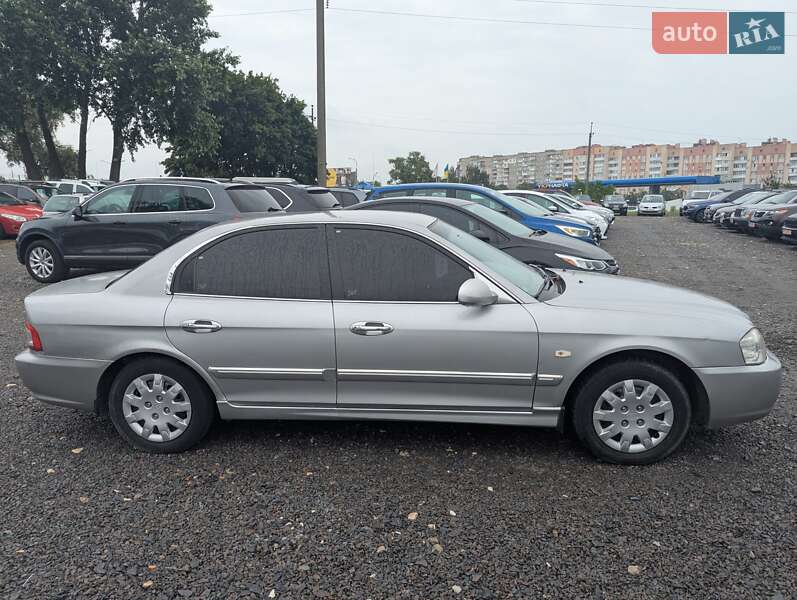 Седан Kia Magentis 2006 в Ровно