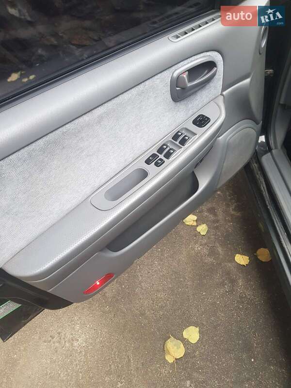 Седан Kia Magentis 2004 в Белой Церкви