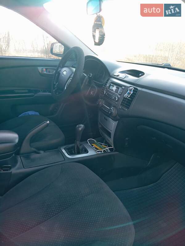 Седан Kia Magentis 2008 в Овруче