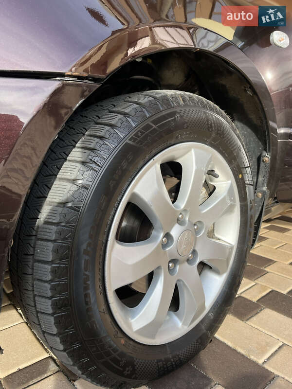 Седан Kia Magentis 2007 в Измаиле