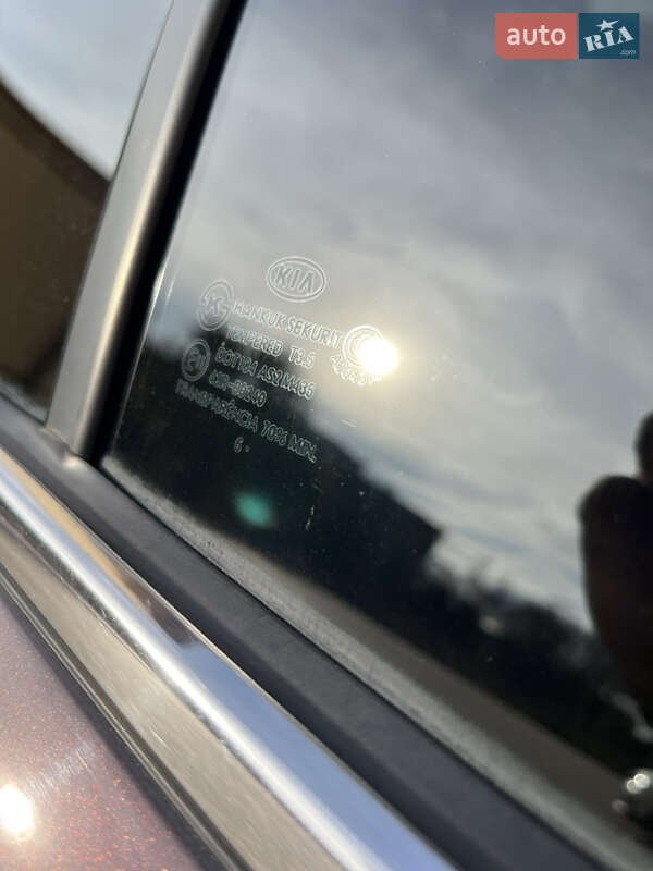 Седан Kia Magentis 2007 в Измаиле