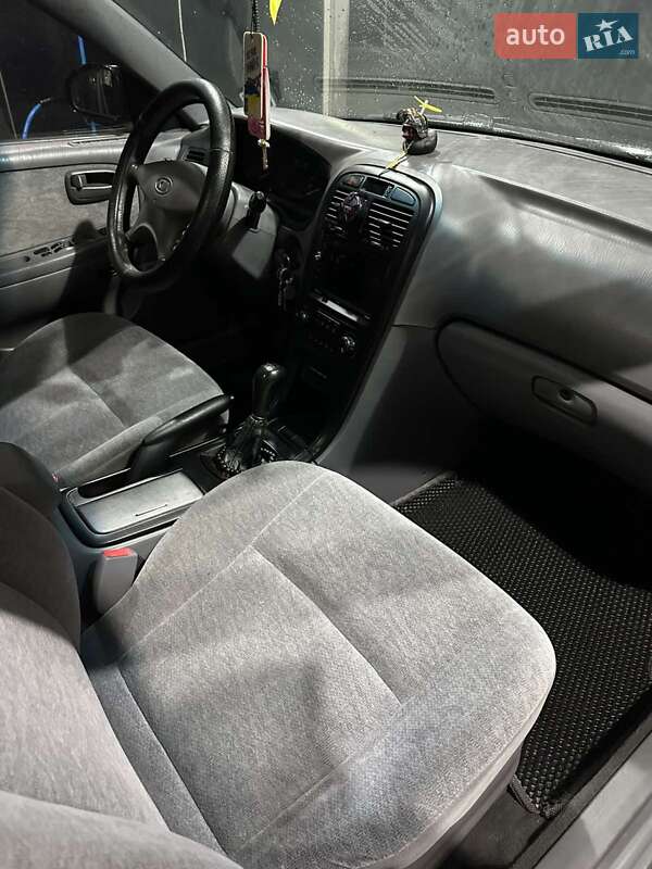 Седан Kia Magentis 2004 в Летичіві