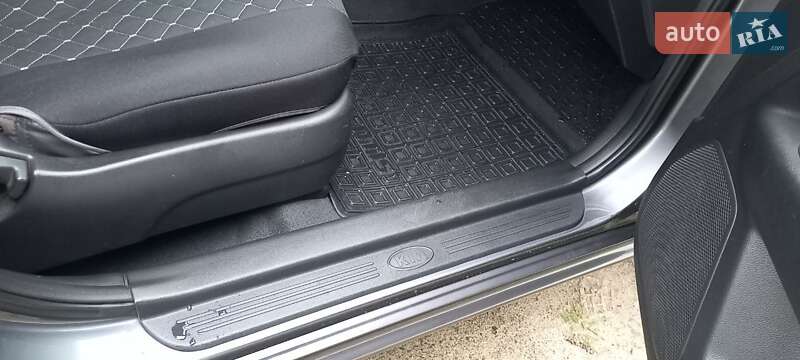 Седан Kia Magentis 2009 в Черкасах