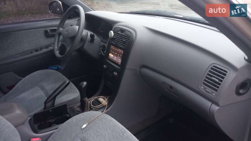 Седан Kia Magentis 2004 в Києві