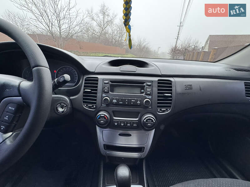 Седан Kia Magentis 2008 в Кам'янському