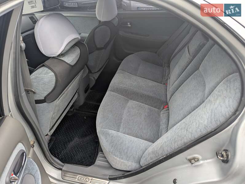 Седан Kia Magentis 2006 в Ровно