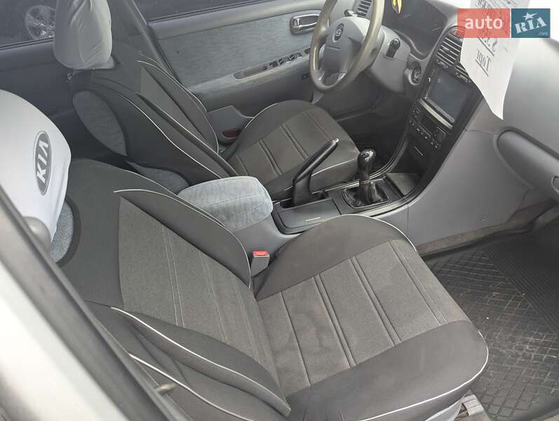 Седан Kia Magentis 2006 в Ровно