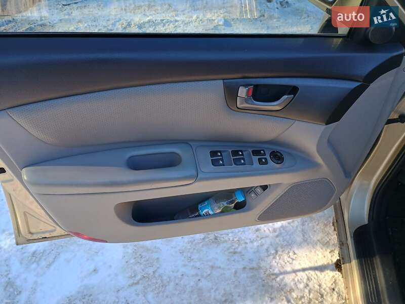 Седан Kia Magentis 2008 в Киеве