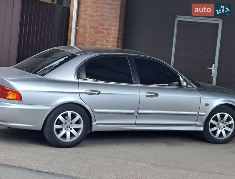 Седан Kia Magentis 2002 в Кропивницком