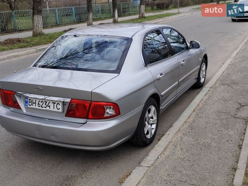 Седан Kia Magentis 2004 в Черноморске