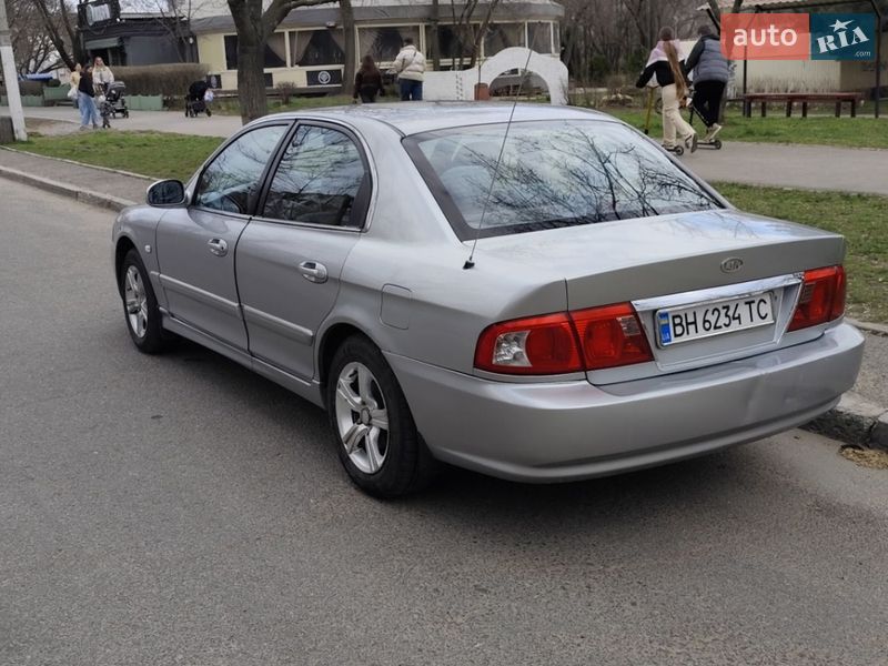 Седан Kia Magentis 2004 в Черноморске