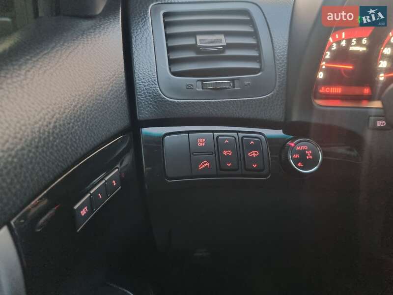Внедорожник / Кроссовер Kia Mohave 2012 в Вишневом
