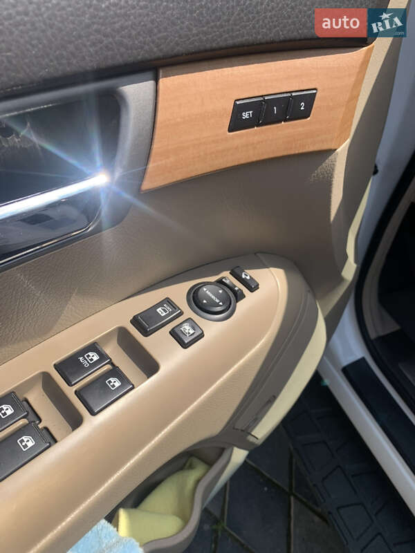 Позашляховик / Кросовер Kia Mohave 2011 в Немирові