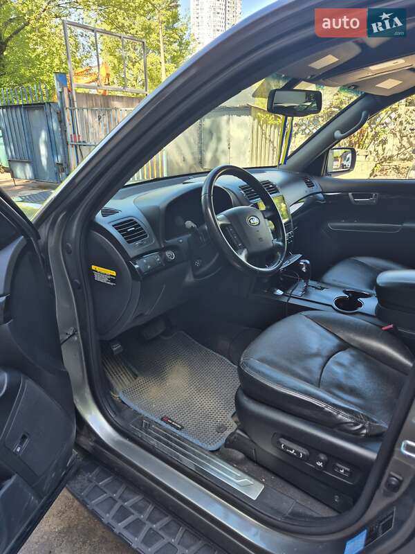 Позашляховик / Кросовер Kia Mohave 2010 в Києві