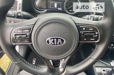 Позашляховик / Кросовер Kia Niro 2016 в 
