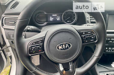 Позашляховик / Кросовер Kia Niro 2016 в 
