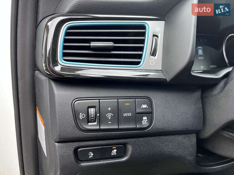 Внедорожник / Кроссовер Kia Niro 2018 в Полтаве фото 34 Внедорожник / Кроссовер Kia Niro 2018 в Полтаве