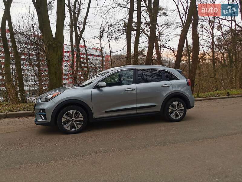 Позашляховик / Кросовер Kia Niro 2019 в Львові