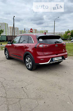 Позашляховик / Кросовер Kia Niro 2017 в Києві