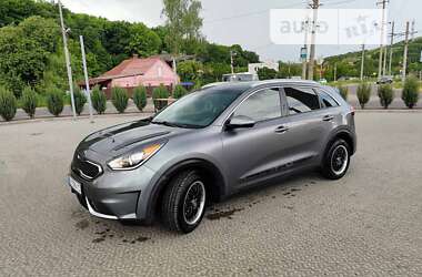 Внедорожник / Кроссовер Kia Niro 2017 в Полтаве