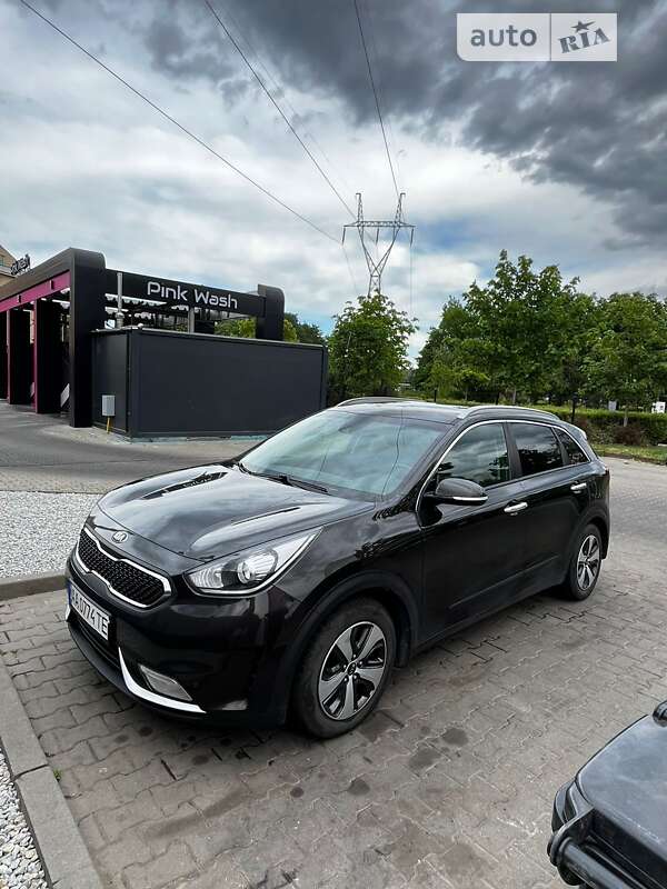 Внедорожник / Кроссовер Kia Niro 2016 в Василькове