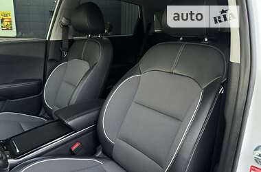 Внедорожник / Кроссовер Kia Niro 2021 в 