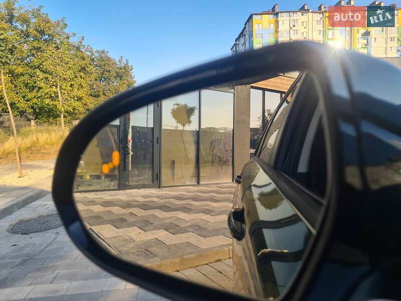 Позашляховик / Кросовер Kia Niro 2017 в Івано-Франківську