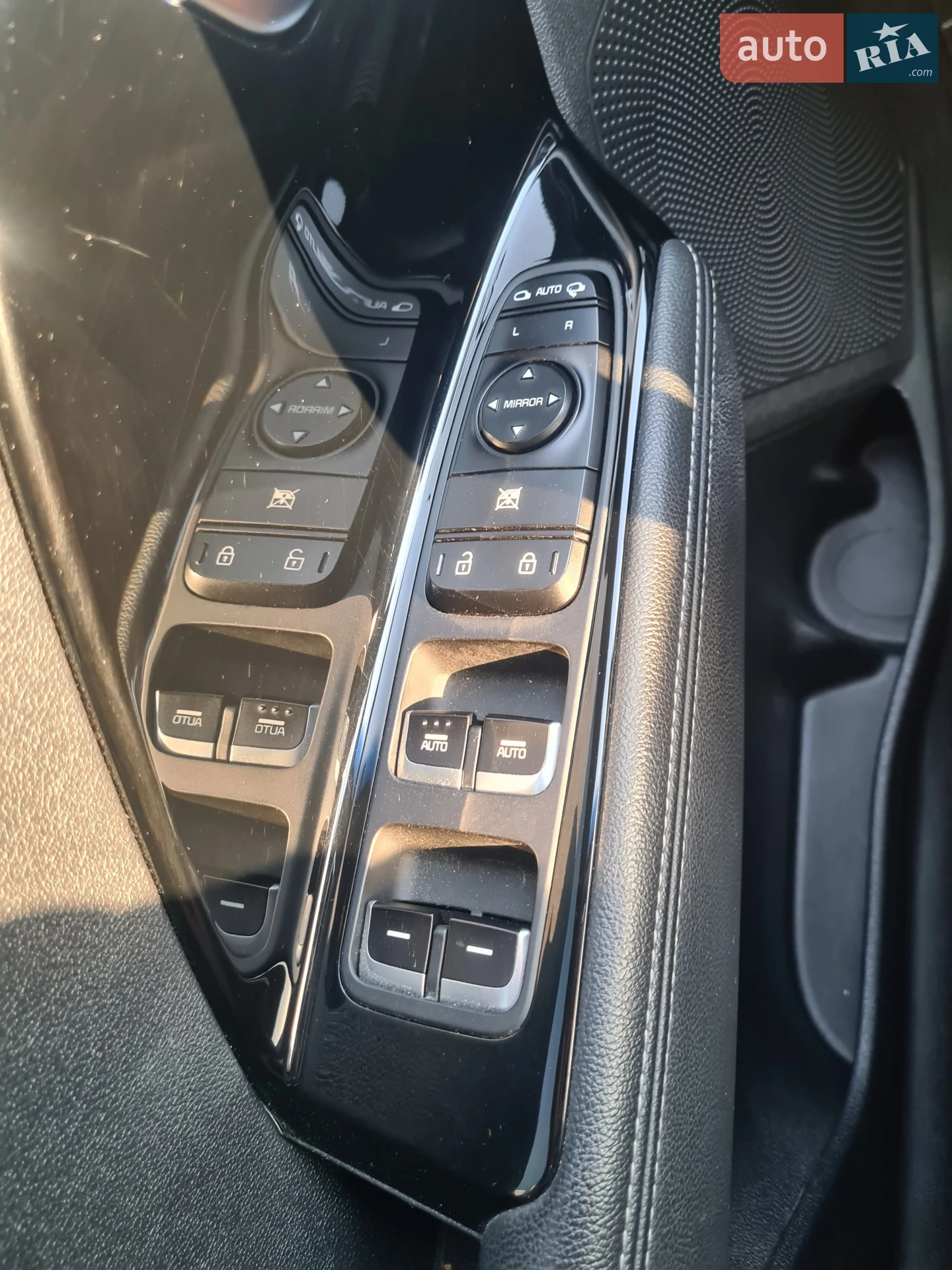 2017 Kia Niro - мініатюра 23