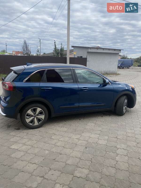 Внедорожник / Кроссовер Kia Niro 2017 в Ковеле