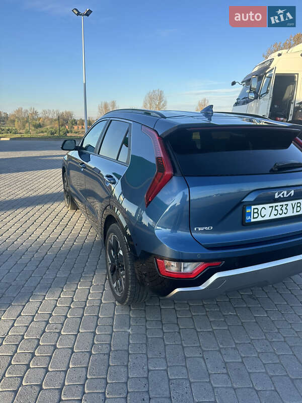 Внедорожник / Кроссовер Kia Niro 2023 в Новояворовске