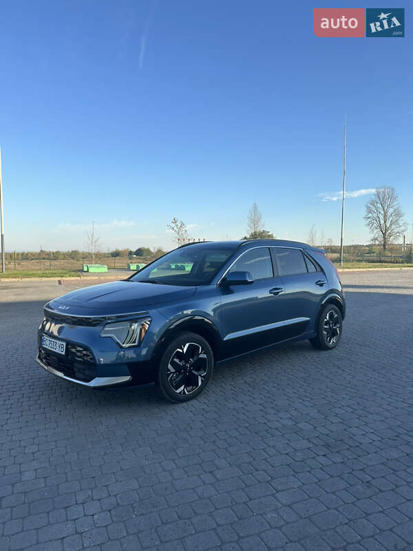 Внедорожник / Кроссовер Kia Niro 2023 в Новояворовске