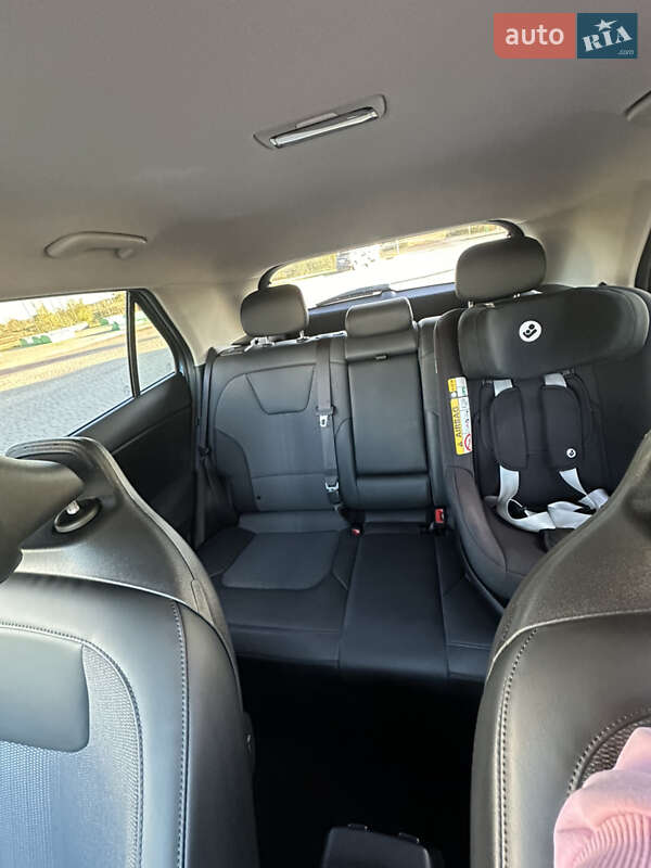 Внедорожник / Кроссовер Kia Niro 2023 в Новояворовске