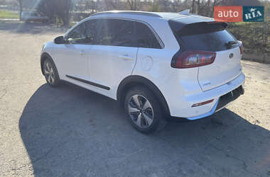 Внедорожник / Кроссовер Kia Niro 2017 в 