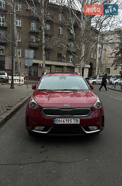 Внедорожник / Кроссовер Kia Niro 2017 в 