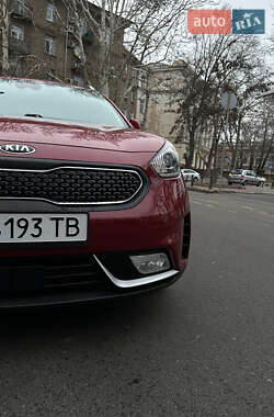 Внедорожник / Кроссовер Kia Niro 2017 в 