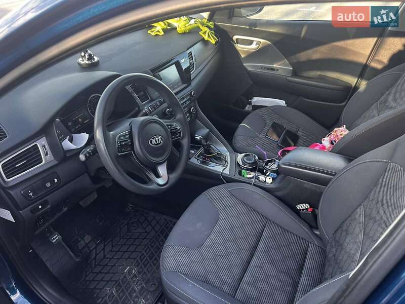 Позашляховик / Кросовер Kia Niro 2017 в Києві