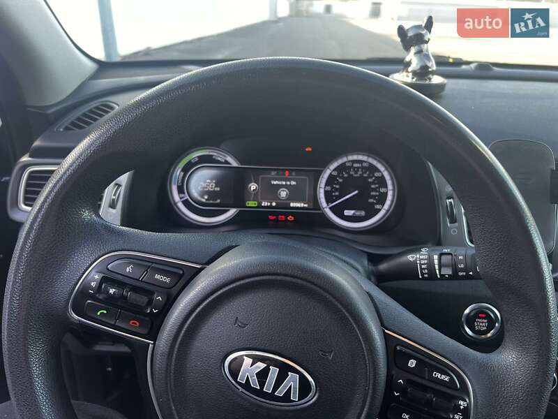 Позашляховик / Кросовер Kia Niro 2017 в Києві