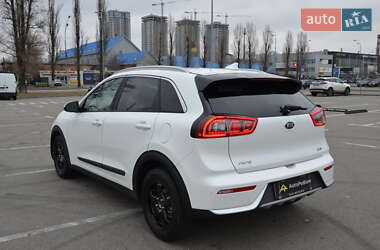 Позашляховик / Кросовер Kia Niro 2017 в Києві