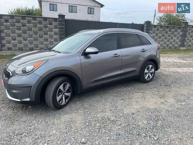 Внедорожник / Кроссовер Kia Niro 2017 в Лубнах фото 2 Внедорожник / Кроссовер Kia Niro 2017 в Лубнах