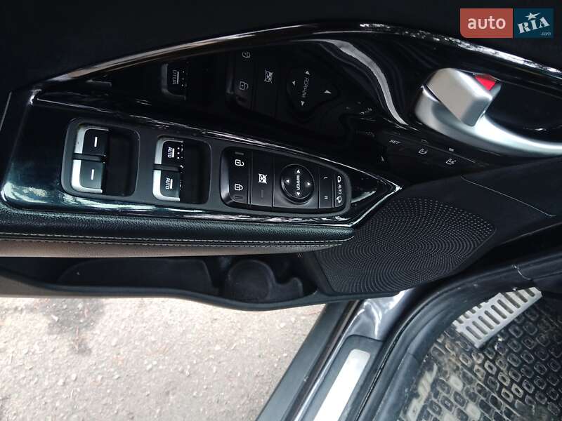 Позашляховик / Кросовер Kia Niro 2019 в Черкасах фото 5 Позашляховик / Кросовер Kia Niro 2019 в Черкасах