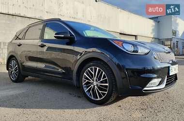 Позашляховик / Кросовер Kia Niro 2017 в 