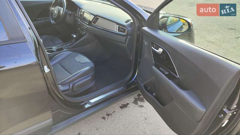 Внедорожник / Кроссовер Kia Niro 2017 в Львове