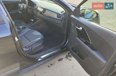 Позашляховик / Кросовер Kia Niro 2017 в 