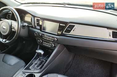 Позашляховик / Кросовер Kia Niro 2017 в 