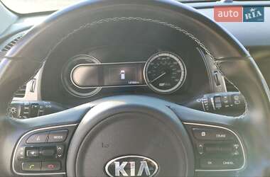 Позашляховик / Кросовер Kia Niro 2017 в 
