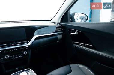 Позашляховик / Кросовер Kia Niro 2022 в 