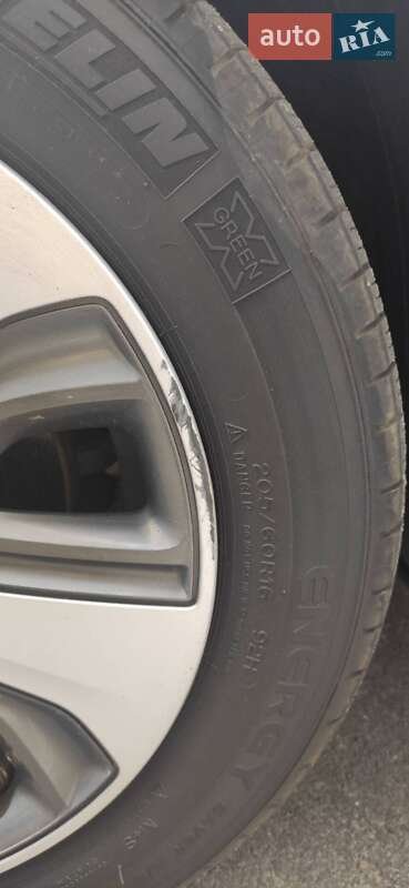 Внедорожник / Кроссовер Kia Niro 2017 в Киеве фото 13 Внедорожник / Кроссовер Kia Niro 2017 в Киеве