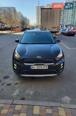 Внедорожник / Кроссовер Kia Niro 2019 в Вишневом