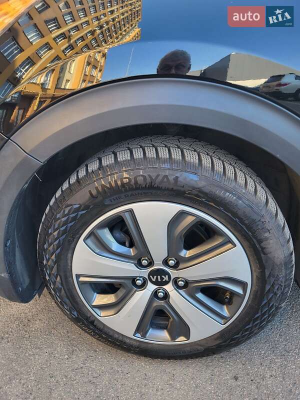 Позашляховик / Кросовер Kia Niro 2019 в Вишневому